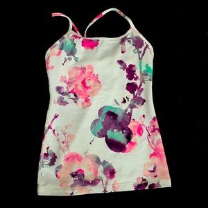 Luluemon sports top